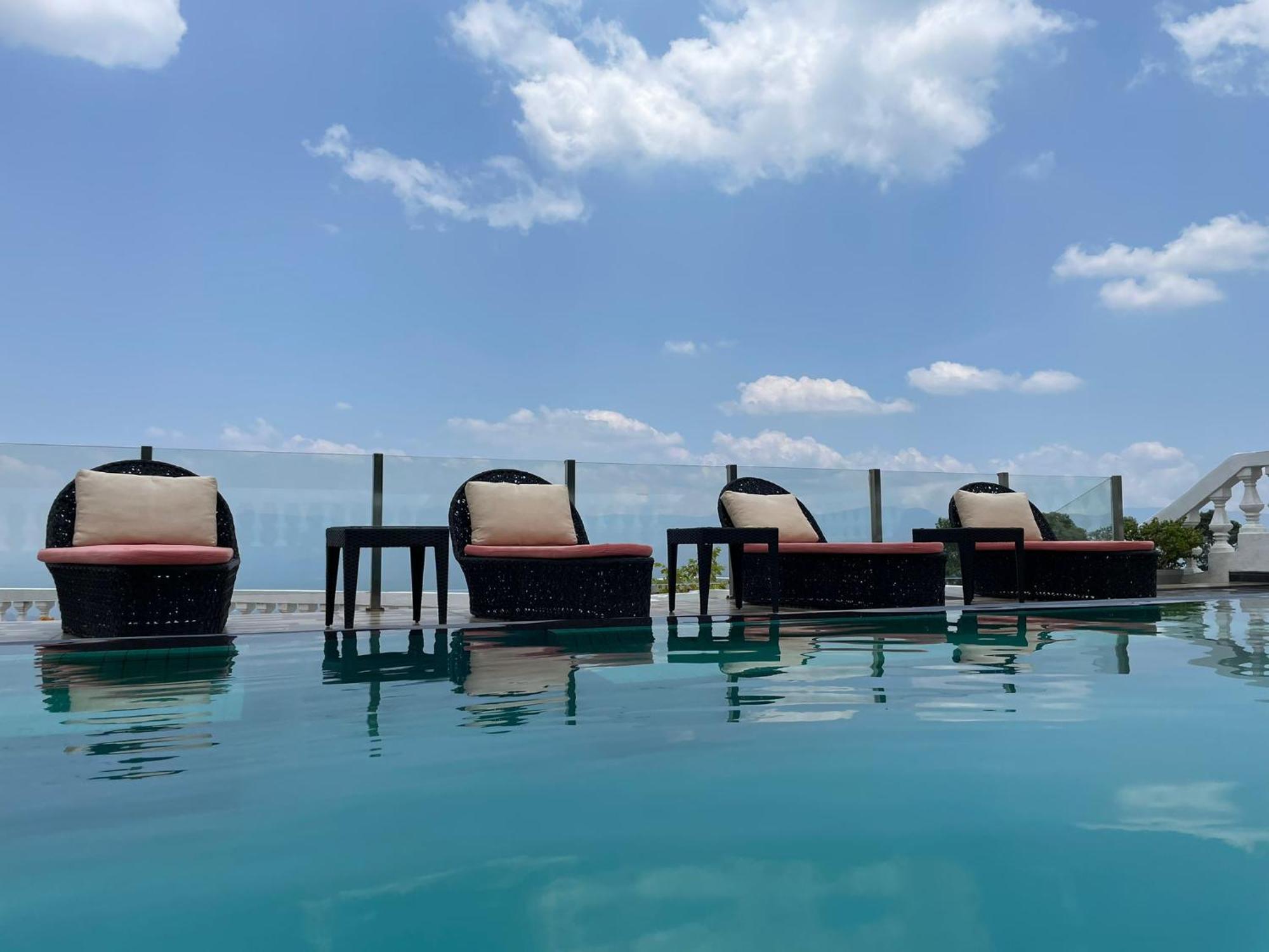 Bellwood Hills Resort & Spa Канди Экстерьер фото